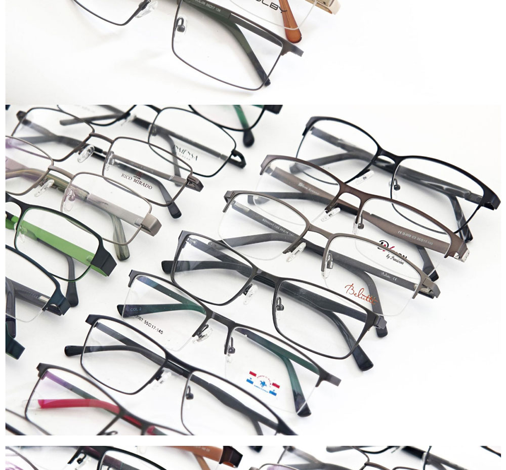 Eyewear Showcase 3