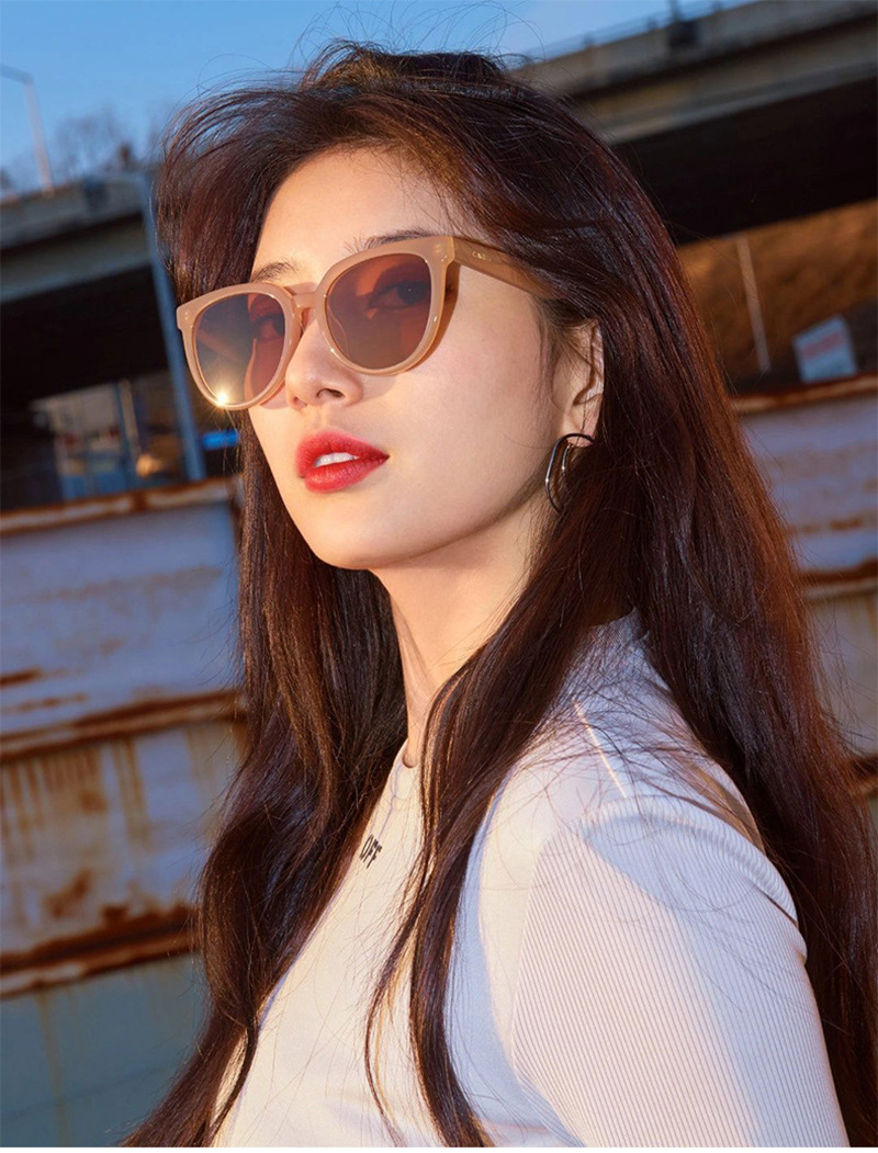 Oversized Cat Eye Sunglasses