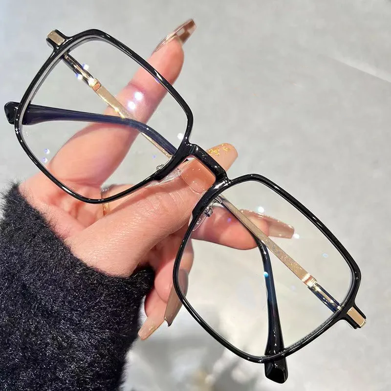2024 Custom Logo Tr90 Anti-Blue Light Computer Glasses Eyewear Frame Wholesale Manufacturer Of Square Metal Optical Glasses