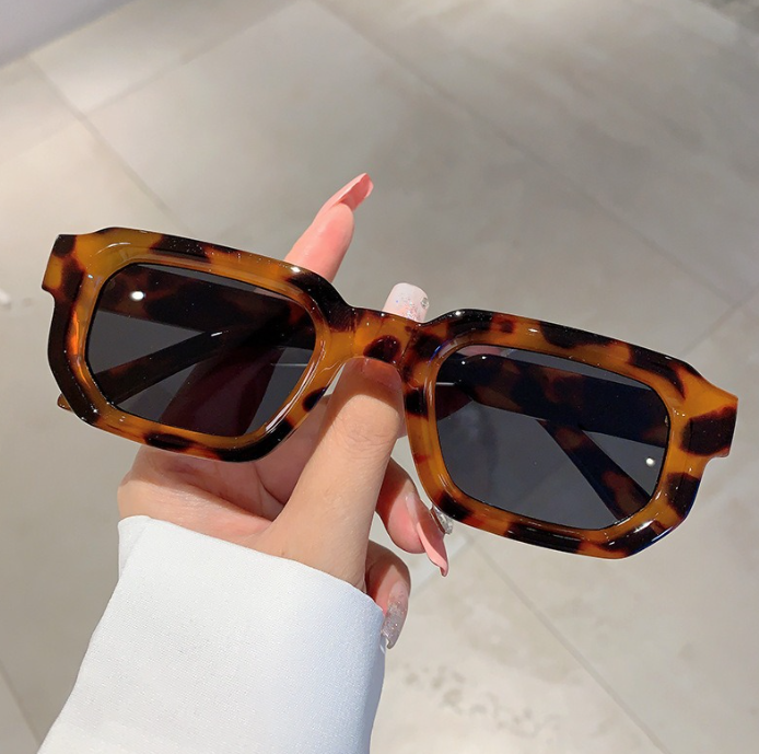 Fashionable PC UV400 Sunglasses Tiktok Hot Selling Unisex Eyewear Wholesale Factory Cheap Sunglasses Custom logo
