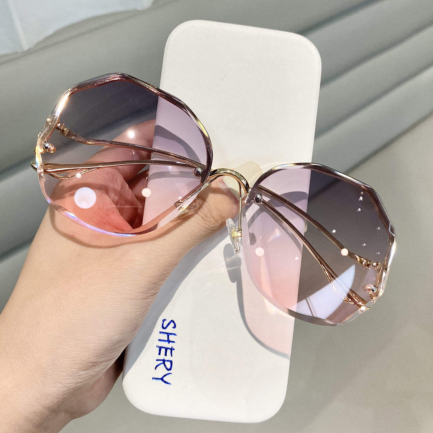 New Arrival Aodun Fashion Luxury Metal Frame Sunglasses Trendy Square Top Classic Sunglasses Aodun